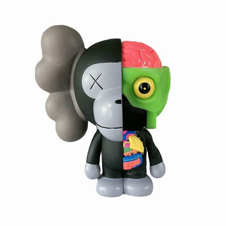 Kaws 18x15x11cm 550g 16